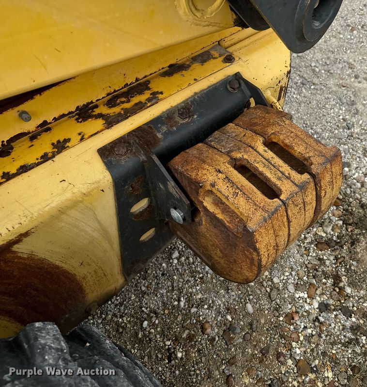 image for item DX3770 2003 New Holland LS190 skid steer loader