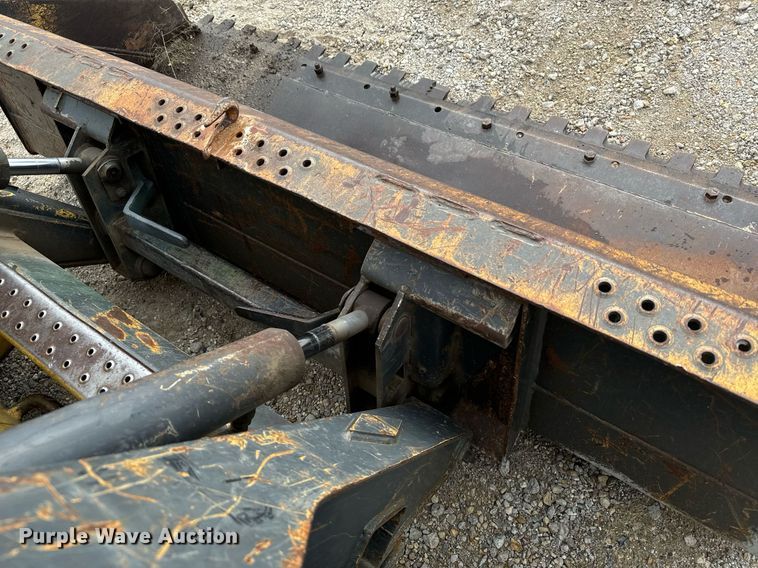 image for item DX3770 2003 New Holland LS190 skid steer loader