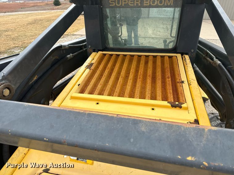 image for item DX3770 2003 New Holland LS190 skid steer loader