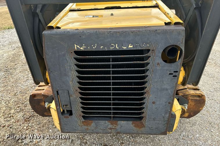 image for item DX3770 2003 New Holland LS190 skid steer loader