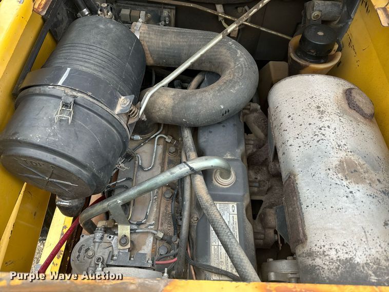 image for item DX3770 2003 New Holland LS190 skid steer loader