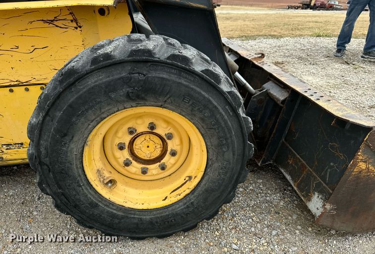image for item DX3770 2003 New Holland LS190 skid steer loader