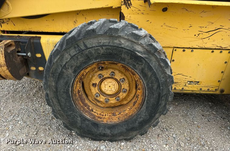 image for item DX3770 2003 New Holland LS190 skid steer loader