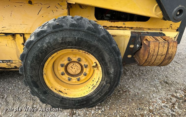 image for item DX3770 2003 New Holland LS190 skid steer loader