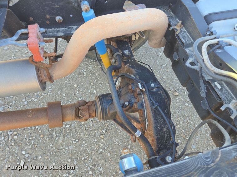 image for item EE7839 2010 Ford F550 Super Duty XL truck cab and chassis