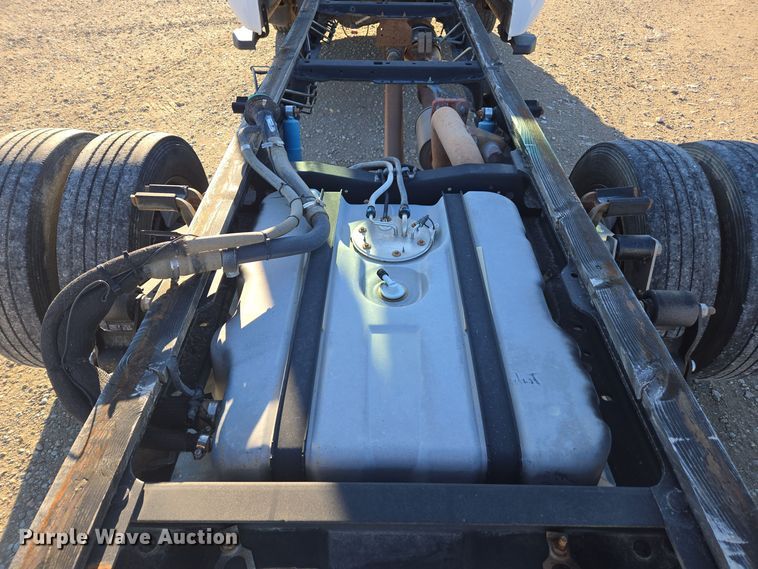 image for item EE7839 2010 Ford F550 Super Duty XL truck cab and chassis