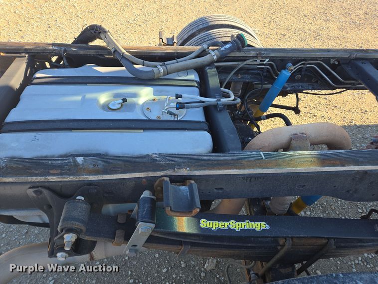 image for item EE7839 2010 Ford F550 Super Duty XL truck cab and chassis