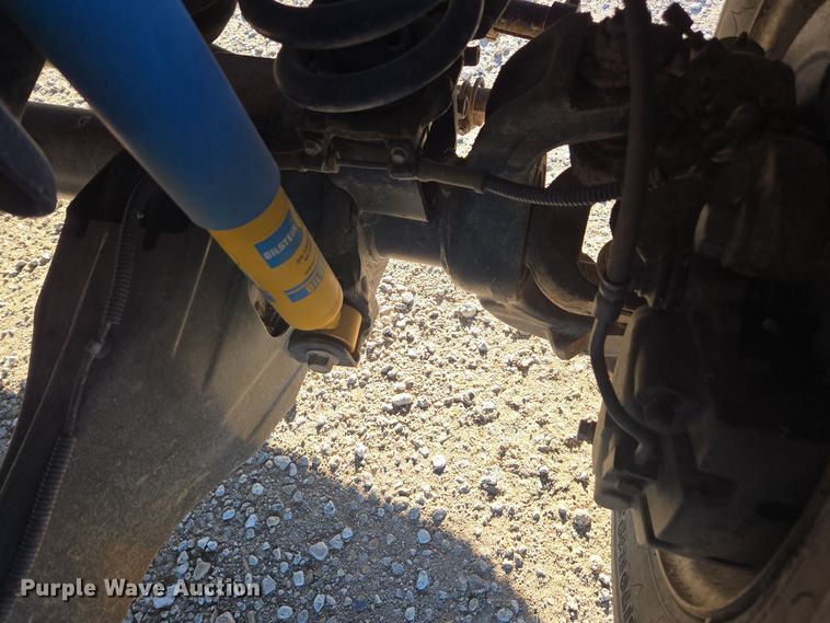 image for item EE7839 2010 Ford F550 Super Duty XL truck cab and chassis