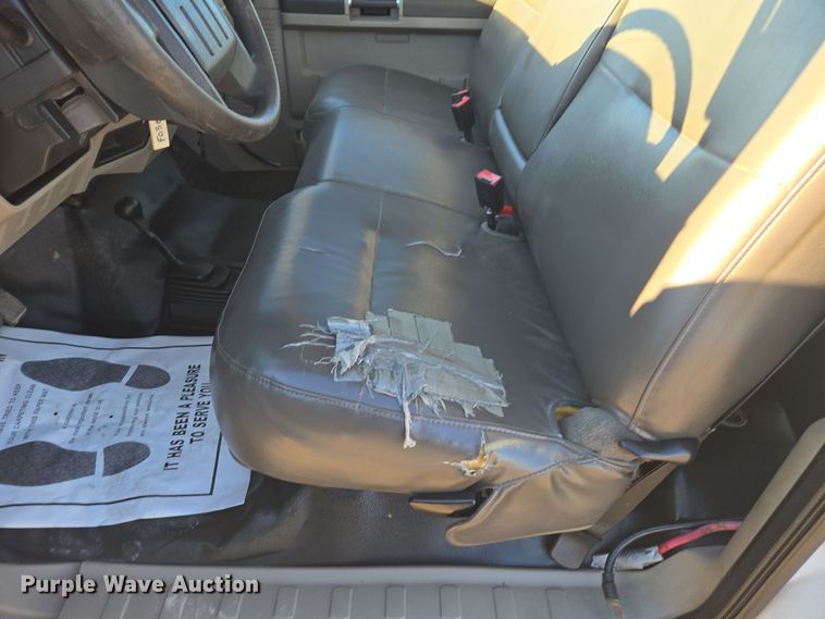 image for item EE7839 2010 Ford F550 Super Duty XL truck cab and chassis