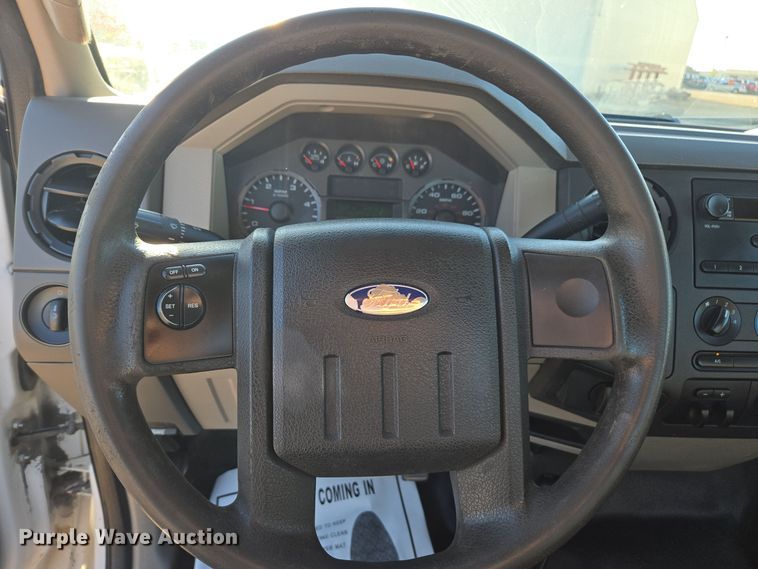 image for item EE7839 2010 Ford F550 Super Duty XL truck cab and chassis