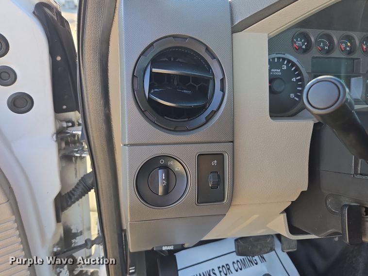 image for item EE7839 2010 Ford F550 Super Duty XL truck cab and chassis