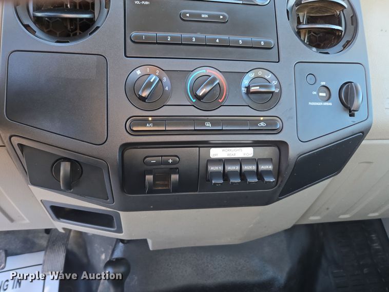 image for item EE7839 2010 Ford F550 Super Duty XL truck cab and chassis