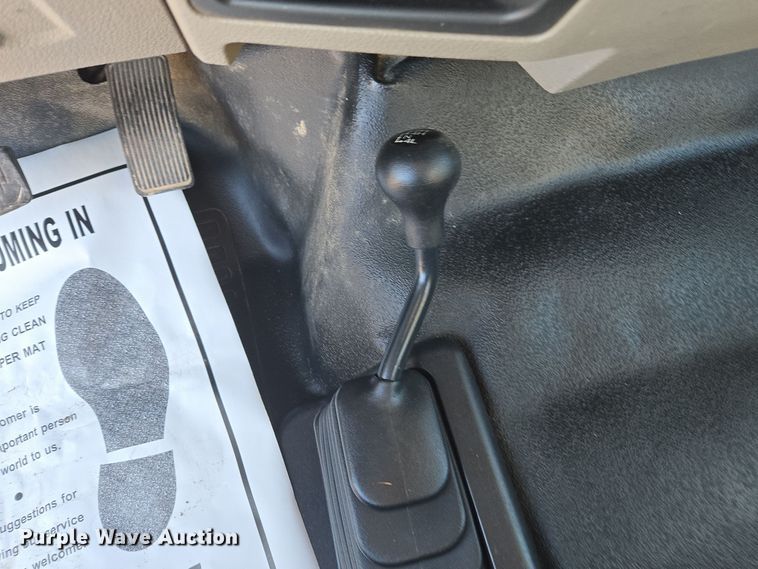 image for item EE7839 2010 Ford F550 Super Duty XL truck cab and chassis