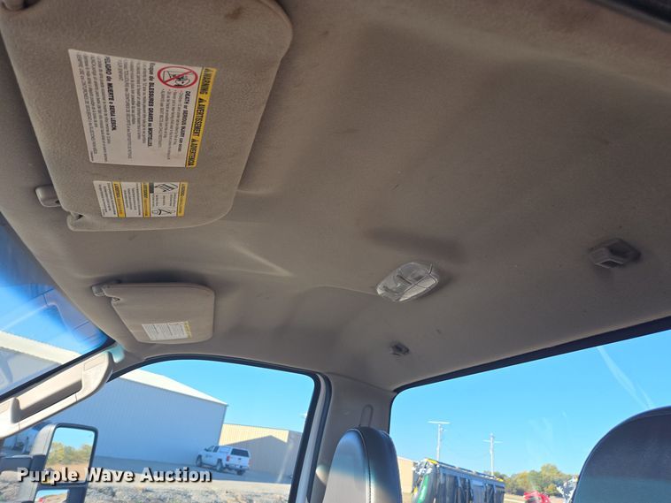 image for item EE7839 2010 Ford F550 Super Duty XL truck cab and chassis