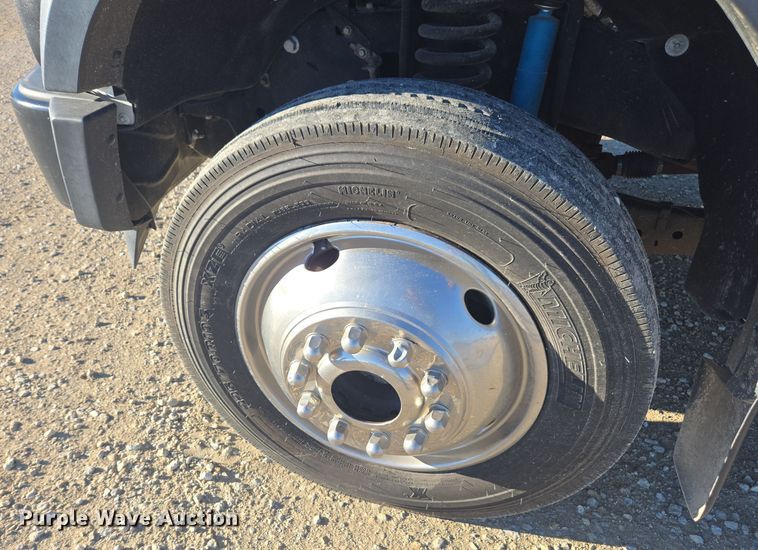 image for item EE7839 2010 Ford F550 Super Duty XL truck cab and chassis