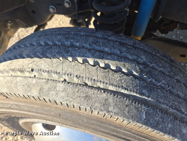 image for item EE7839 2010 Ford F550 Super Duty XL truck cab and chassis