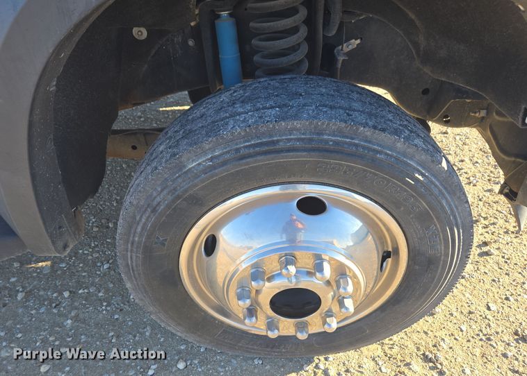 image for item EE7839 2010 Ford F550 Super Duty XL truck cab and chassis