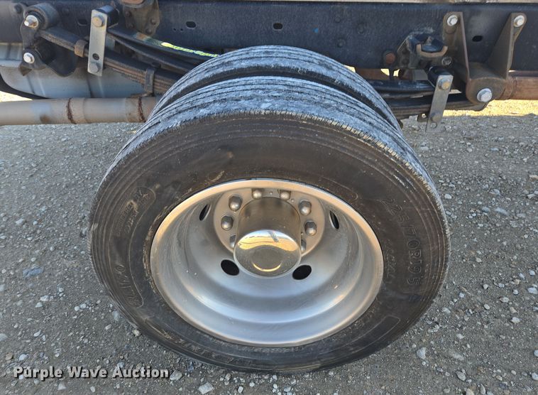 image for item EE7839 2010 Ford F550 Super Duty XL truck cab and chassis