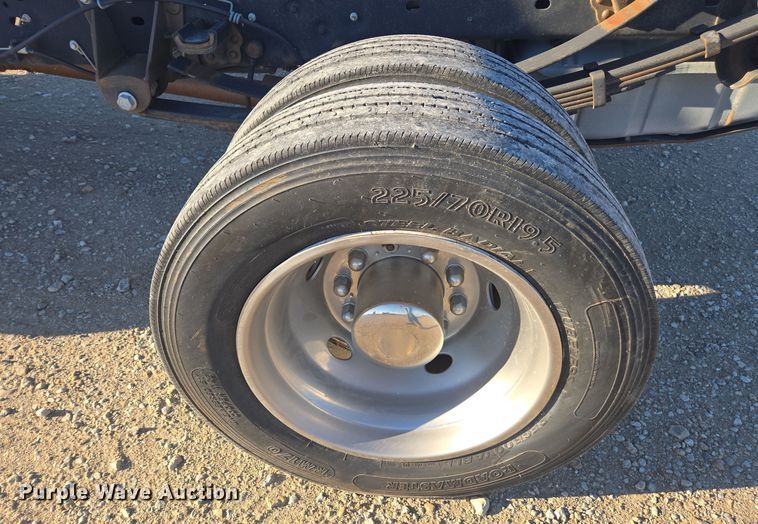 image for item EE7839 2010 Ford F550 Super Duty XL truck cab and chassis