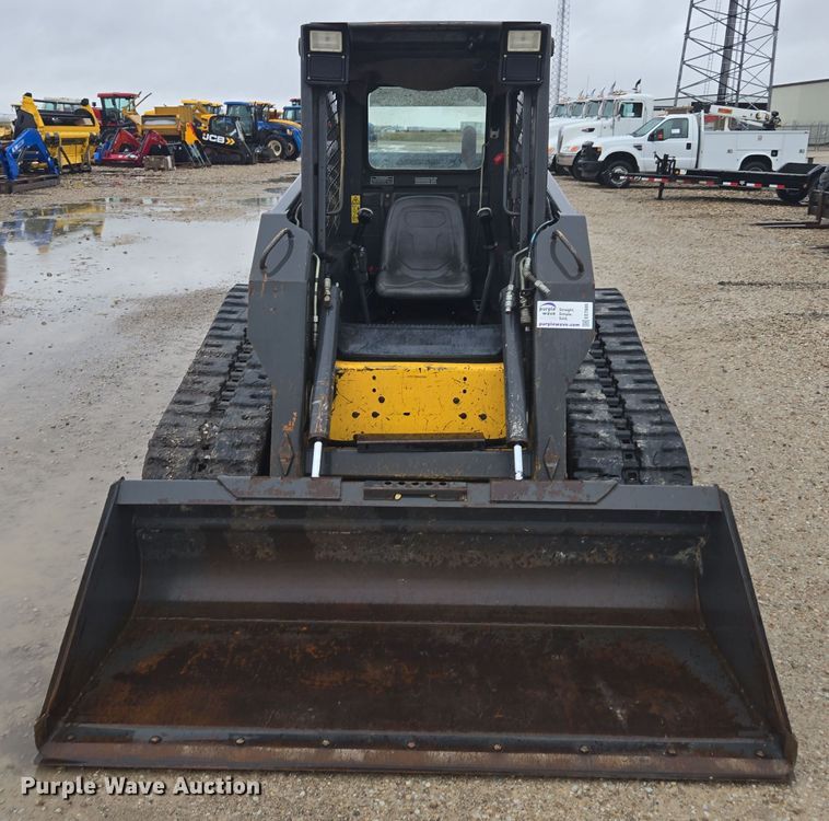 image for item EE7888 2006 New Holland C190 tracked skid steer loader
