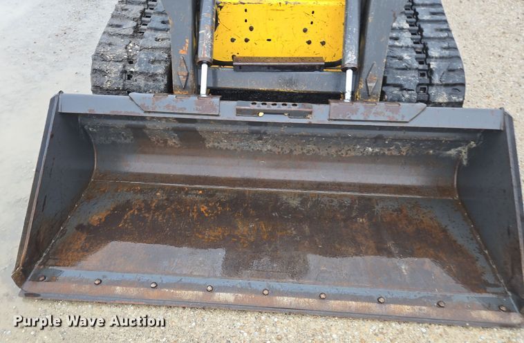 image for item EE7888 2006 New Holland C190 tracked skid steer loader