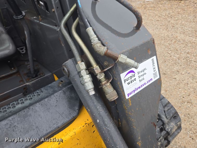 image for item EE7888 2006 New Holland C190 tracked skid steer loader