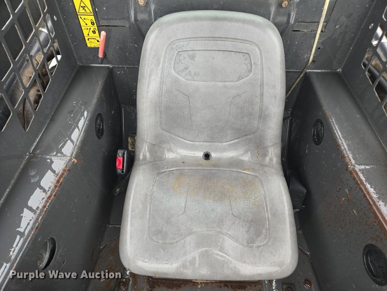 image for item EE7888 2006 New Holland C190 tracked skid steer loader