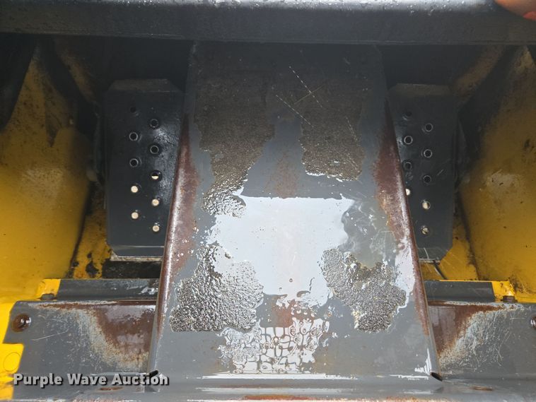 image for item EE7888 2006 New Holland C190 tracked skid steer loader