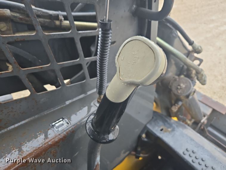 image for item EE7888 2006 New Holland C190 tracked skid steer loader