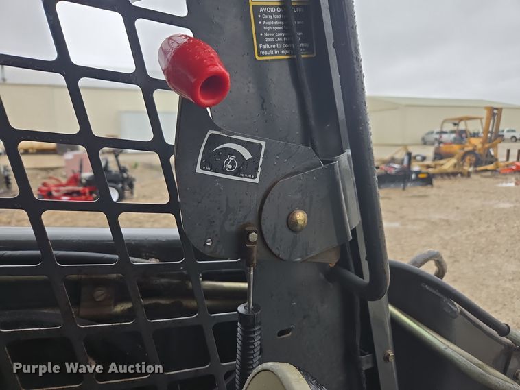 image for item EE7888 2006 New Holland C190 tracked skid steer loader