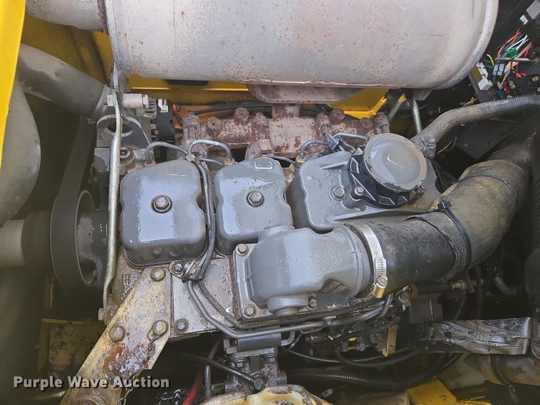 image for item EE7888 2006 New Holland C190 tracked skid steer loader