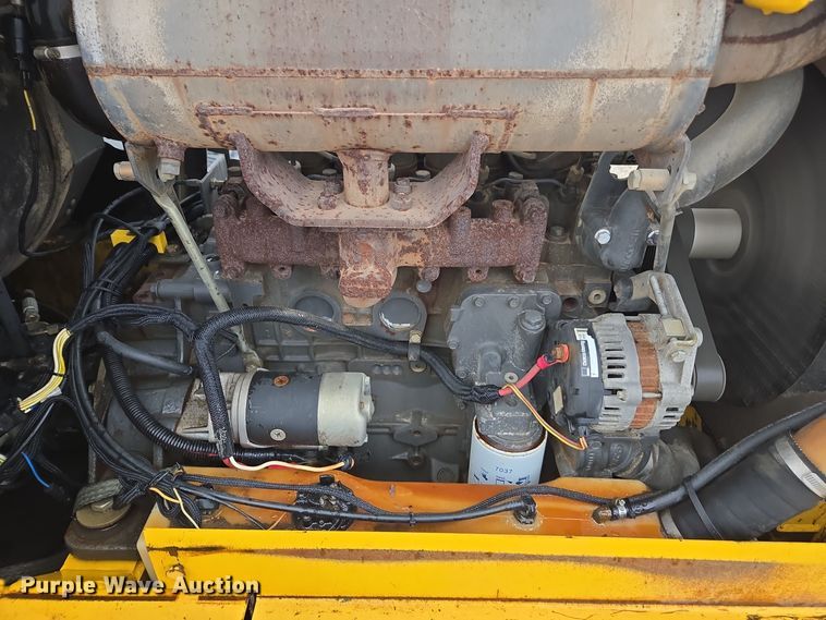 image for item EE7888 2006 New Holland C190 tracked skid steer loader