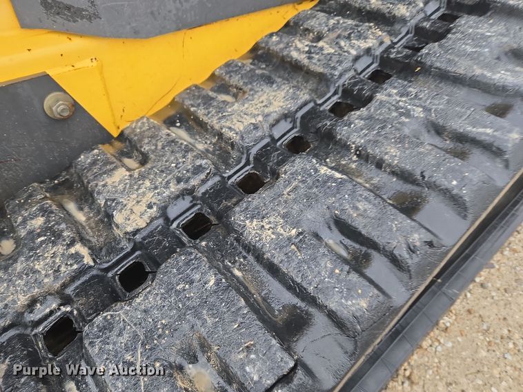 image for item EE7888 2006 New Holland C190 tracked skid steer loader