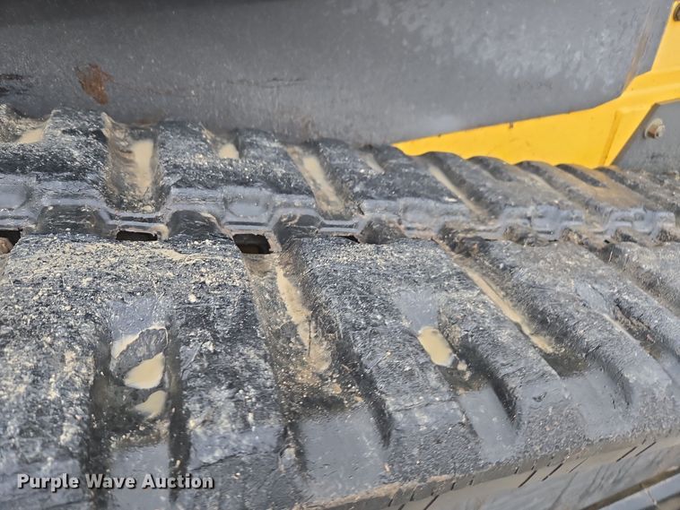 image for item EE7888 2006 New Holland C190 tracked skid steer loader