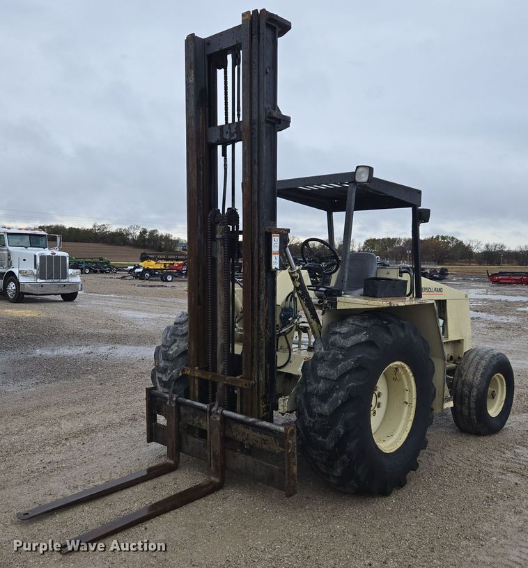 image for item EE7892 Ingersoll Rand  RT-706G forklift