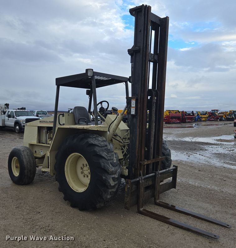 image for item EE7892 Ingersoll Rand  RT-706G forklift