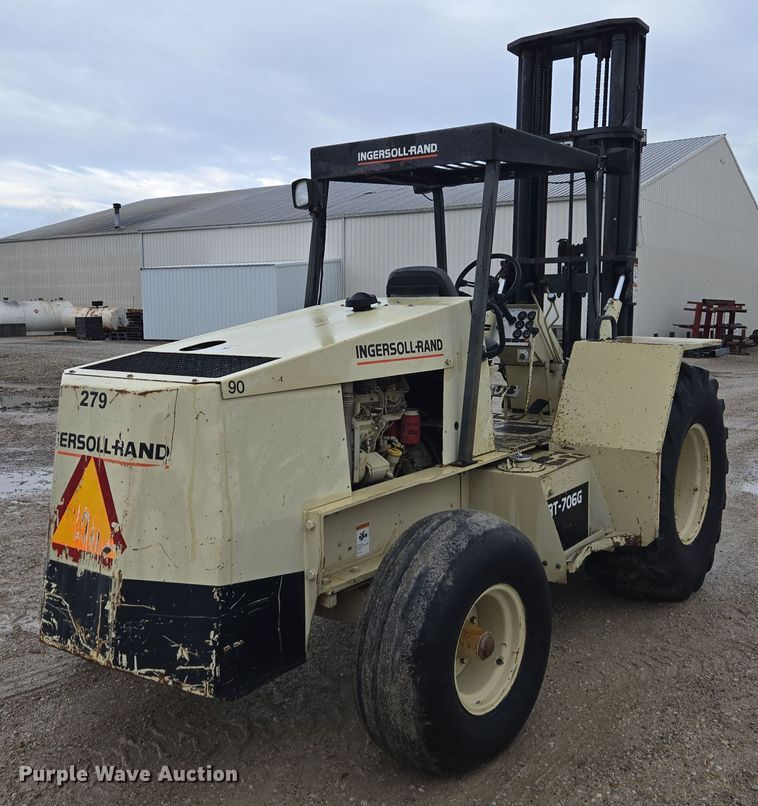 image for item EE7892 Ingersoll Rand  RT-706G forklift