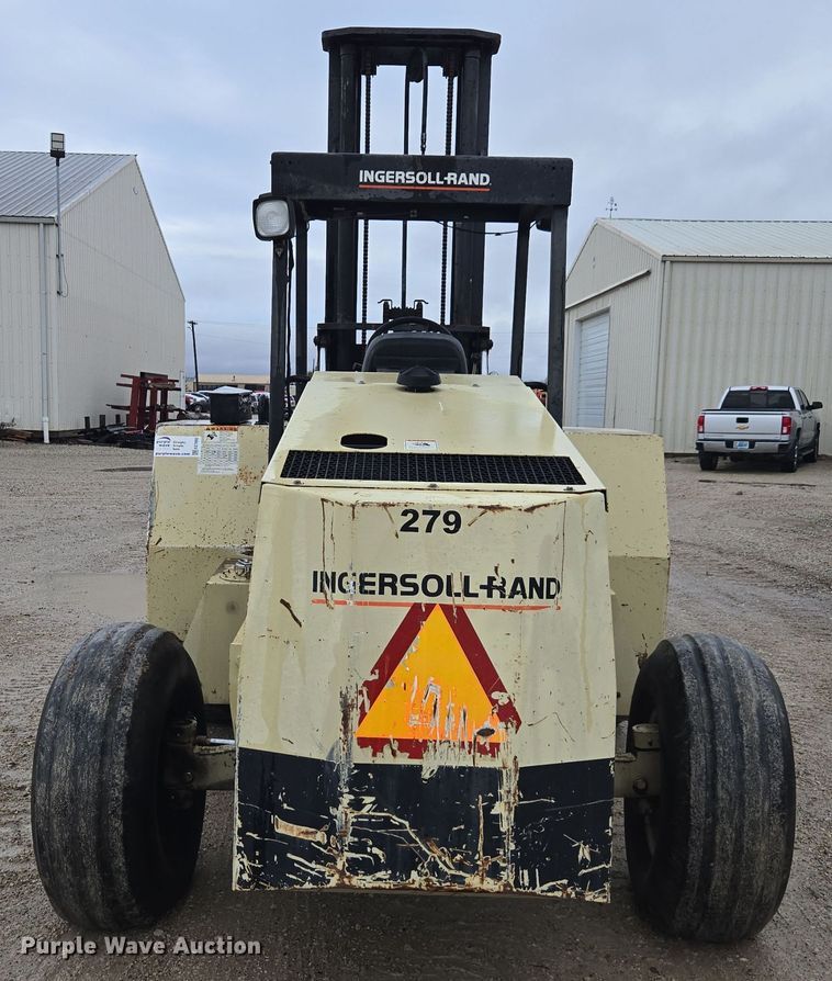 image for item EE7892 Ingersoll Rand  RT-706G forklift