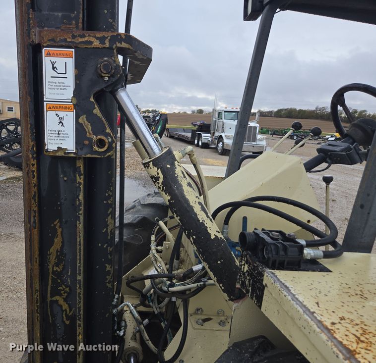 image for item EE7892 Ingersoll Rand  RT-706G forklift