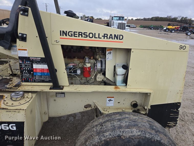image for item EE7892 Ingersoll Rand  RT-706G forklift