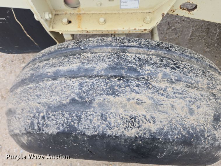 image for item EE7892 Ingersoll Rand  RT-706G forklift