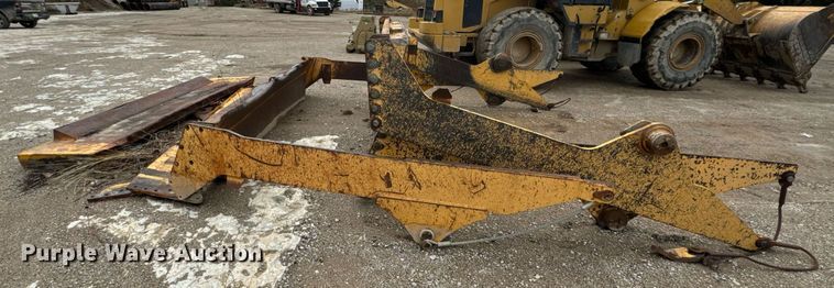 image for item EE7897 (4) Volvo haul truck tailgates