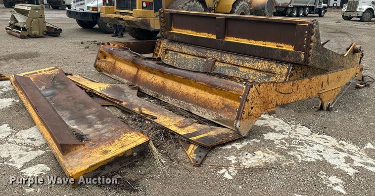 image for item EE7897 (4) Volvo haul truck tailgates