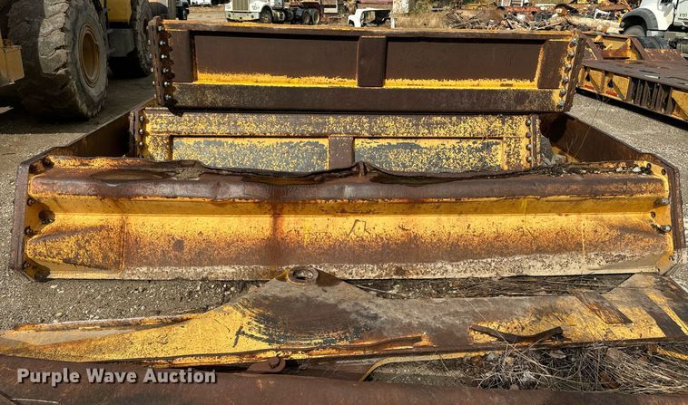 image for item EE7897 (4) Volvo haul truck tailgates