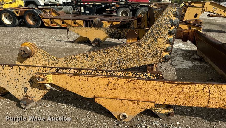 image for item EE7897 (4) Volvo haul truck tailgates