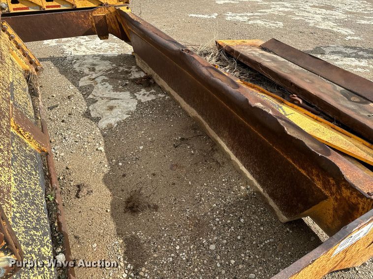 image for item EE7897 (4) Volvo haul truck tailgates