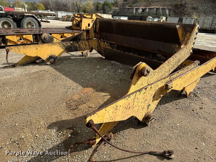 image for item EE7897 (4) Volvo haul truck tailgates