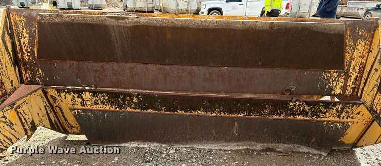 image for item EE7897 (4) Volvo haul truck tailgates