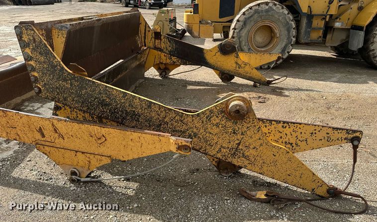 image for item EE7897 (4) Volvo haul truck tailgates