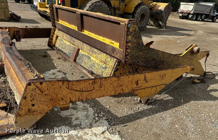 image for item EE7897 (4) Volvo haul truck tailgates